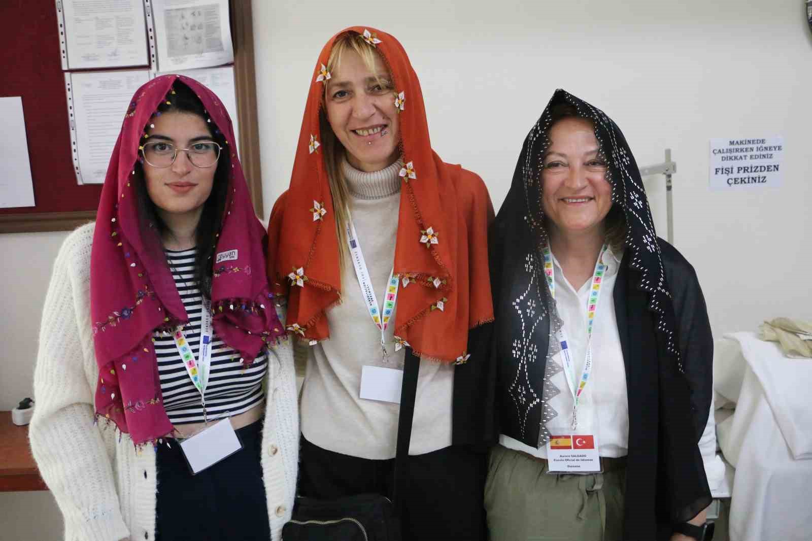 İspanyol turistler AB Projesi kapsamında Diyarbakır’a geldi
?v=1