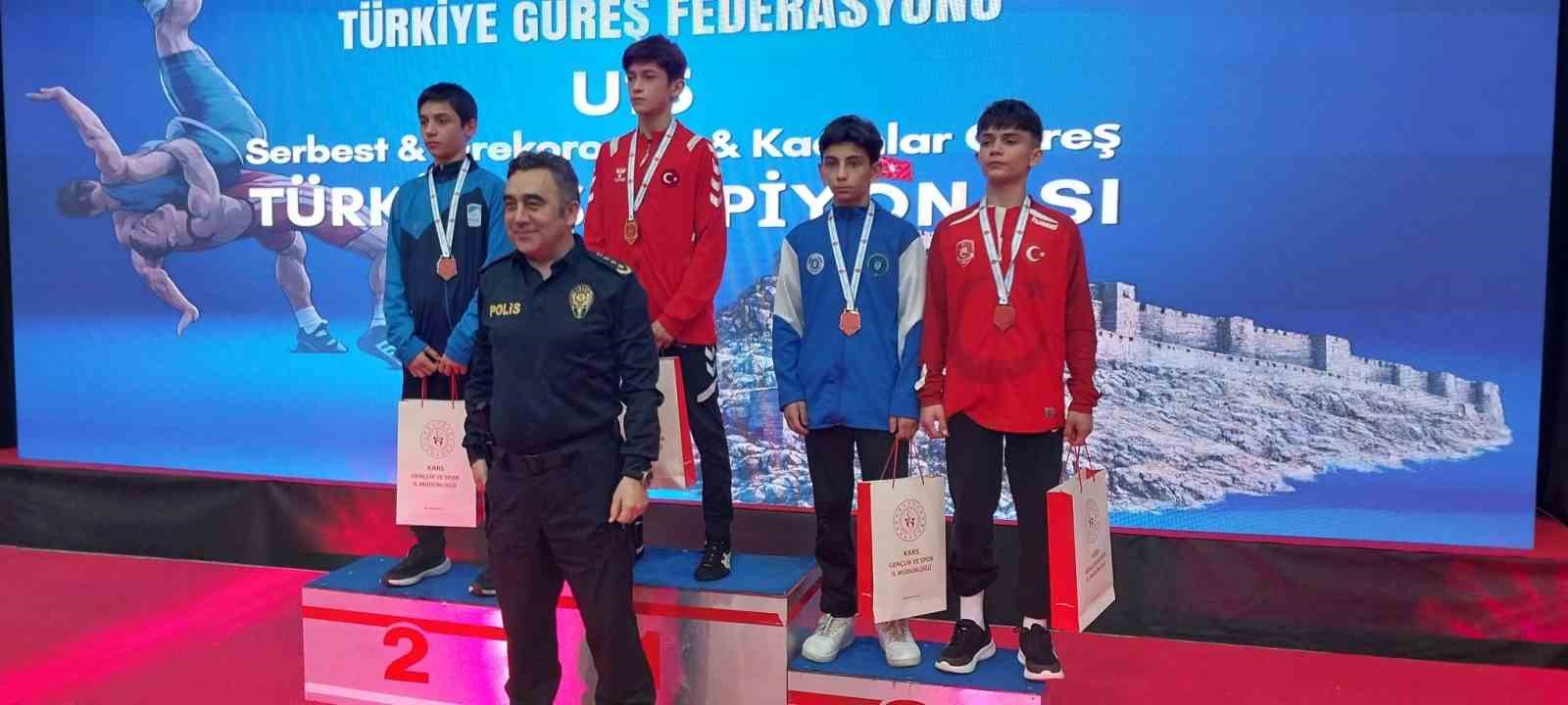 Bursa Büyükşehir Belediyesporlu güreşçiler Türkiye Şampiyonası’nda 3 madalya kazandı
?v=1