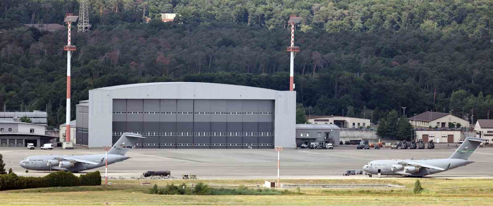 ABD’nin Almanya’nın 20 farklı bölgesinde yaklaşık 39 bin askeri bulunuyor
?v=1