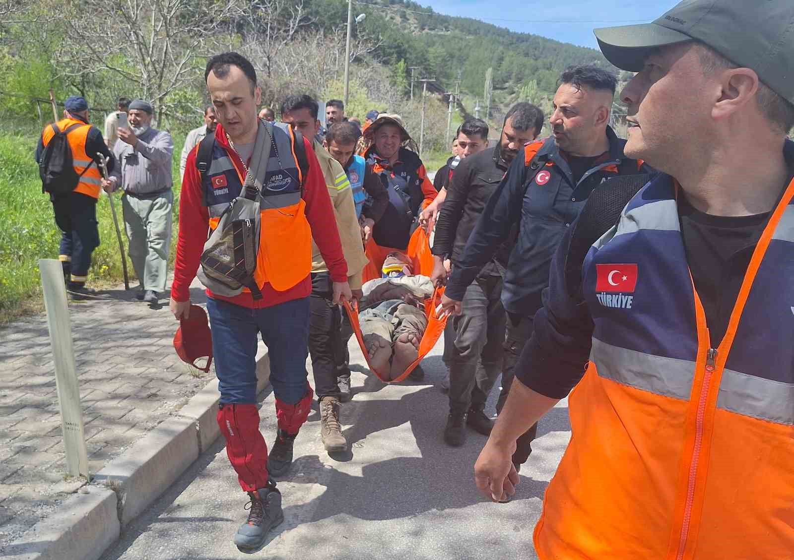 Çorum’da kaybolan yaşlı adam 2 gün sonra dağda uyurken bulundu
?v=1