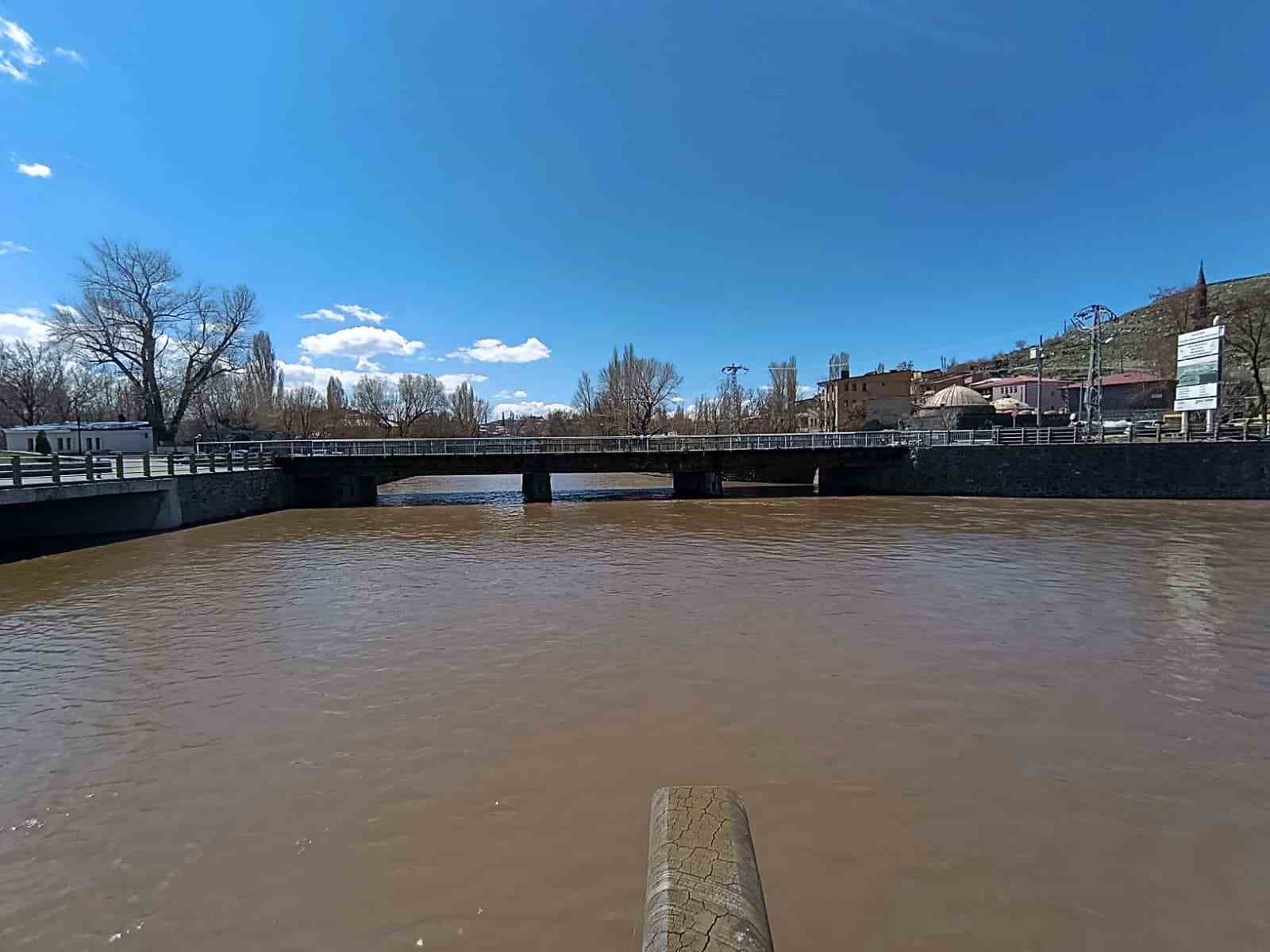 Kars’ta Bedesten Bölgesi’nde estetik tartışması
?v=1