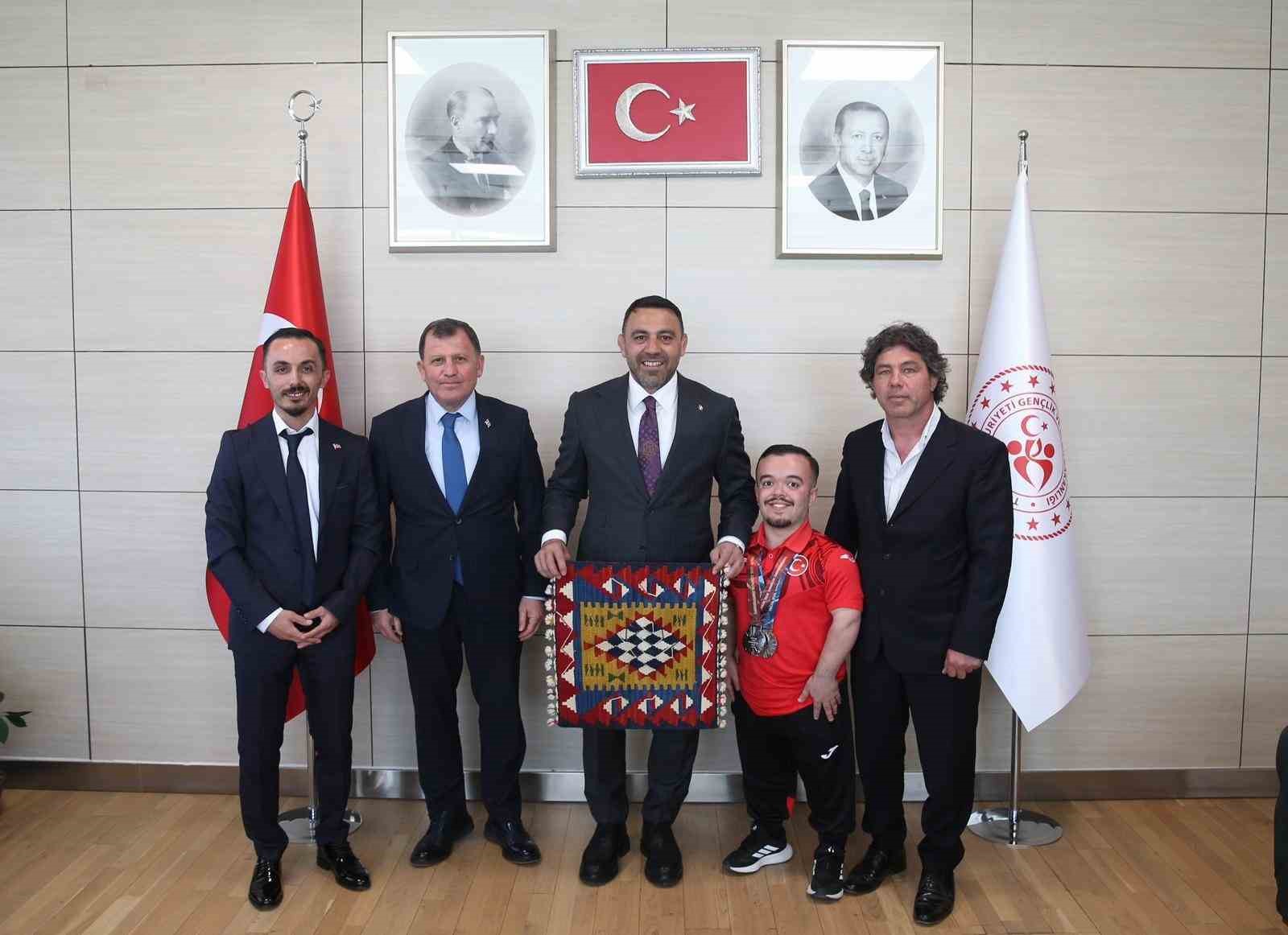 Türkiye’nin ilk Paralimpik Halter Salonu Kayseri’de yapılacak
?v=1