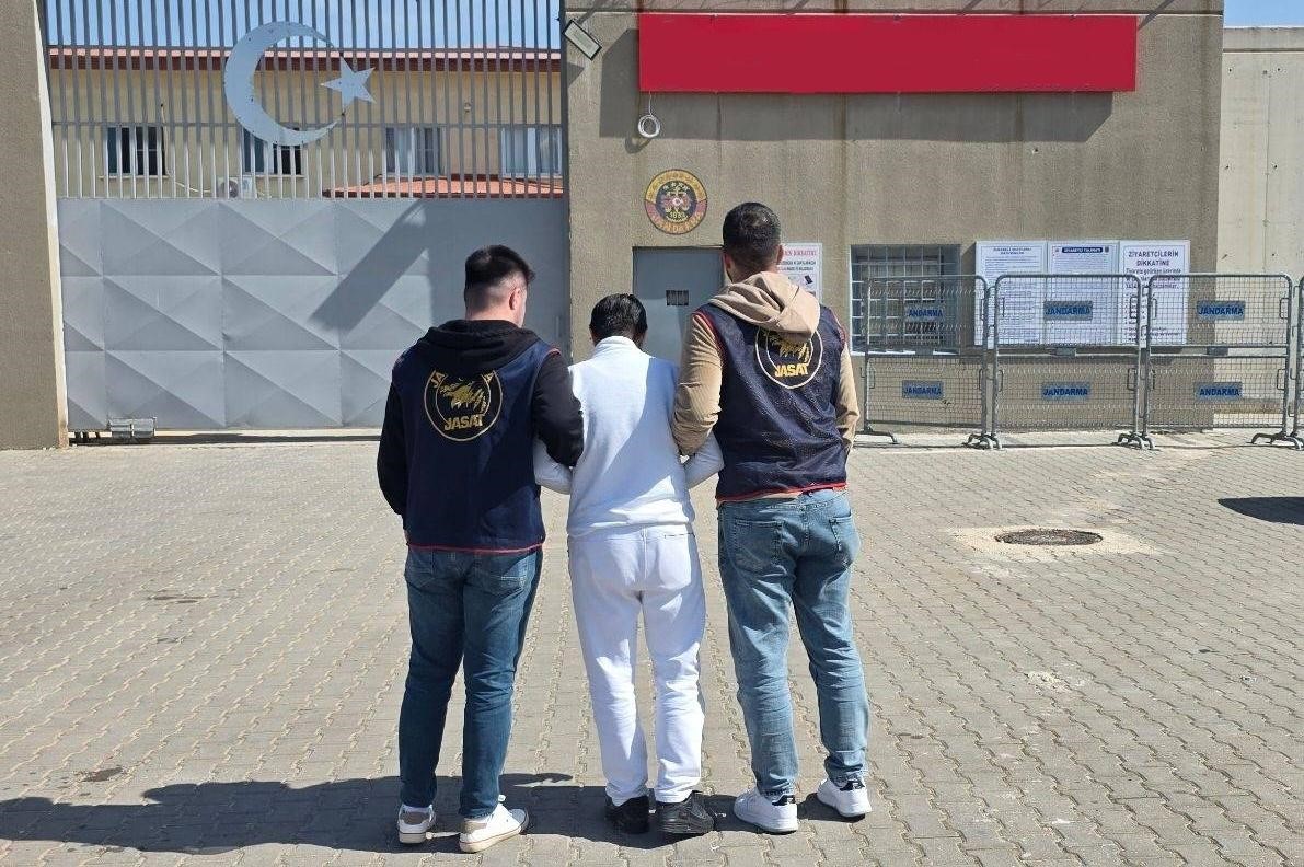 Kesinleşmiş 15 yıl cezayla aranan şahıs yakalandı
?v=1