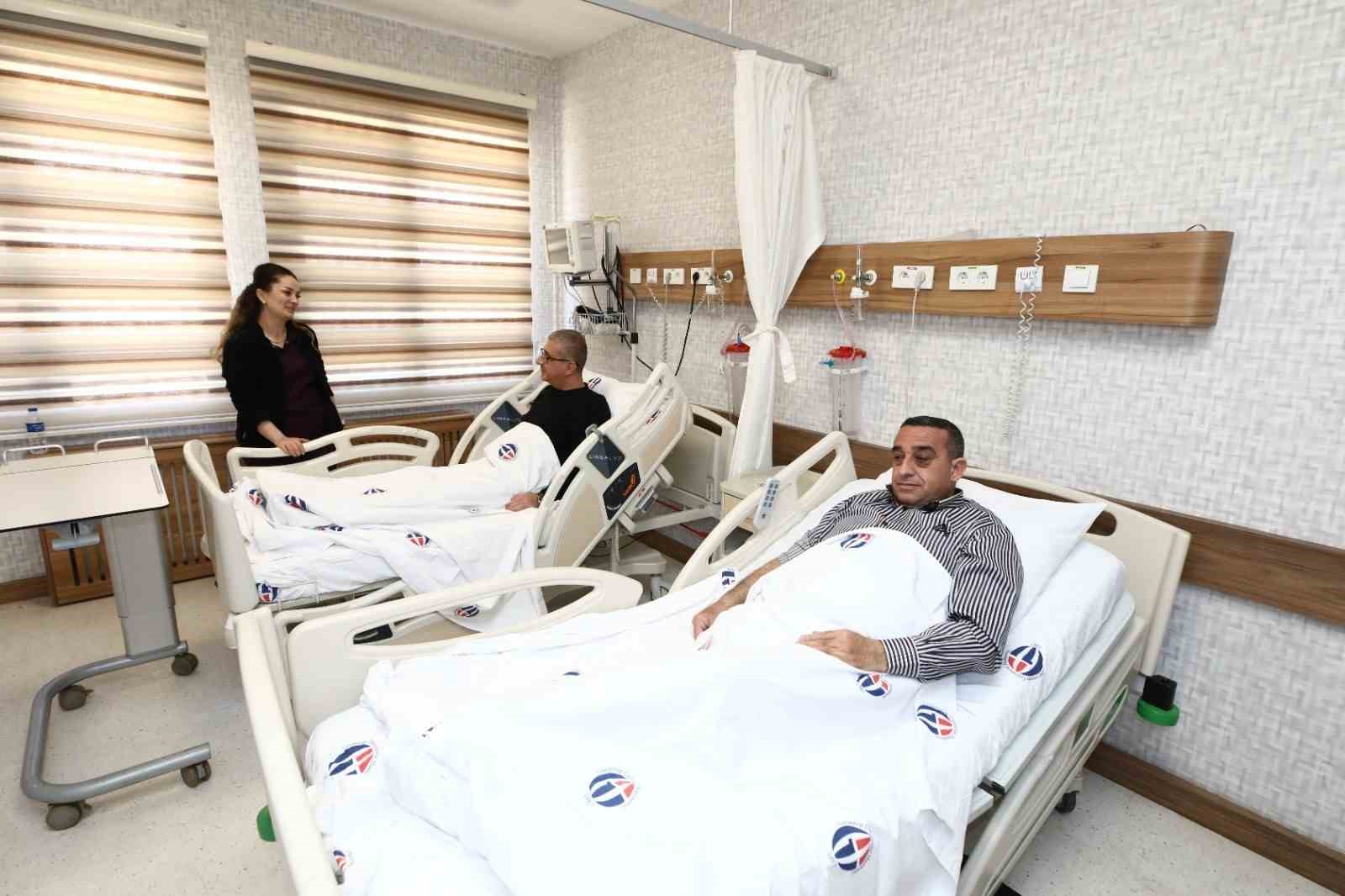 Hasta, doktoruna böbreğini verdi
?v=1