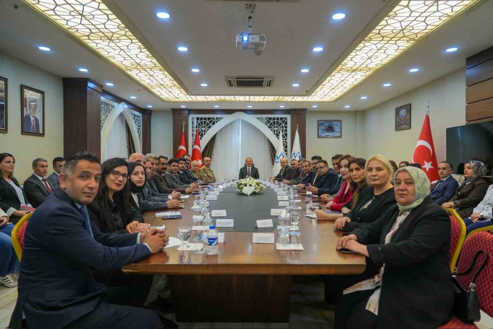 Hakkâri’de ‘Kadına Yönelik Şiddetle Mücadele Ulusal Eylem Planı’ toplantısı yapıldı
?v=1