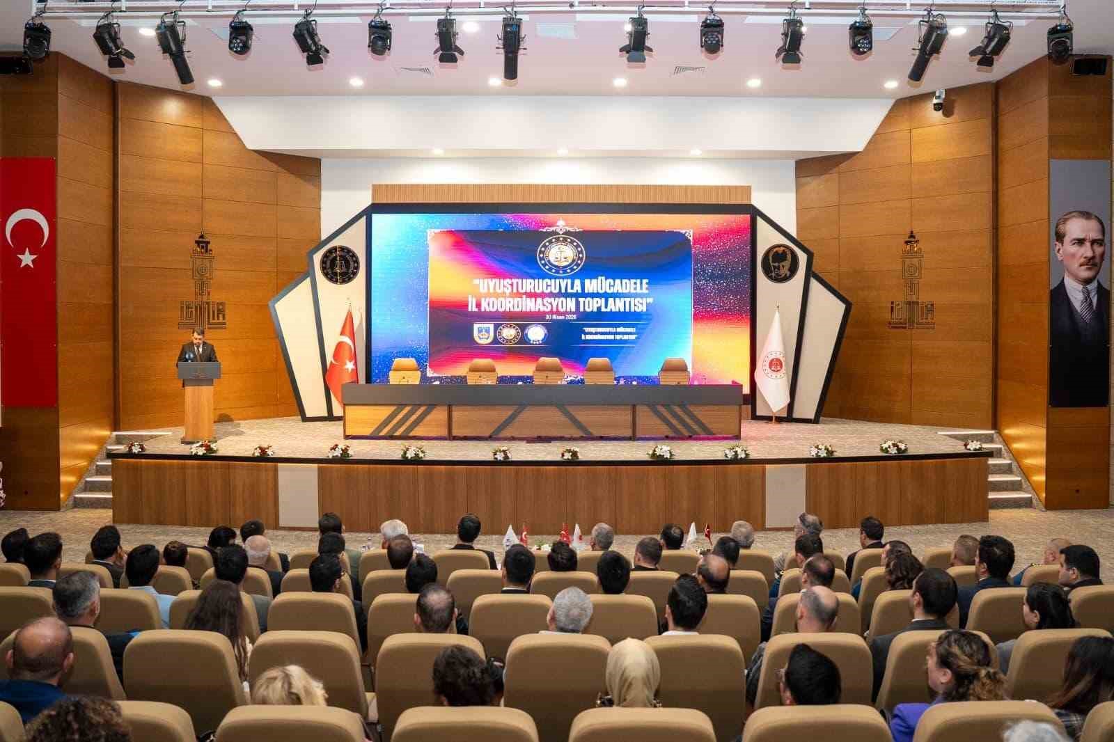 İzmir’de uyuşturucu raporu: Sentetik ecza yakalamaları yüzde 696 arttı
?v=1