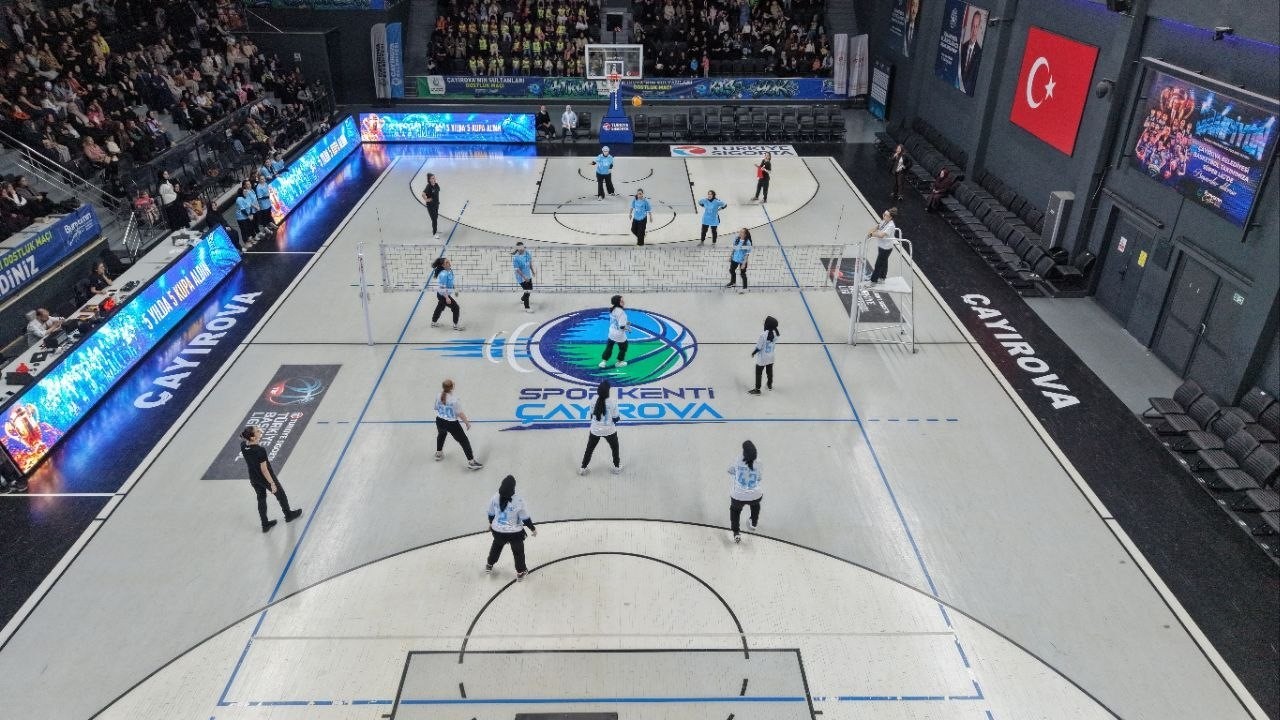 Çayırova’da kadınlar voleybol dostluk maçında buluştu
?v=1