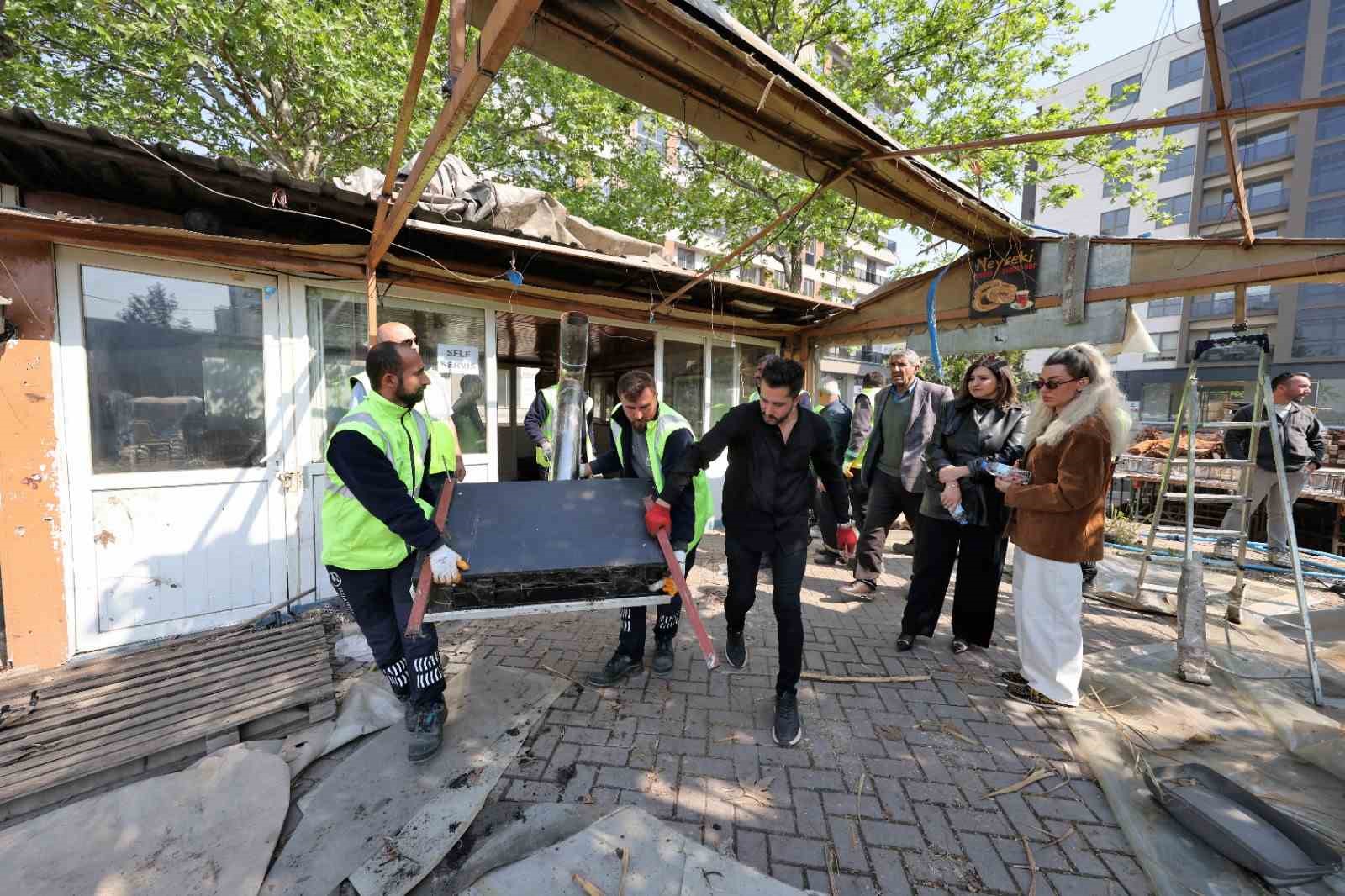 1050 Konutlar’daki yeşil alan işgalden kurtarıldı
?v=1