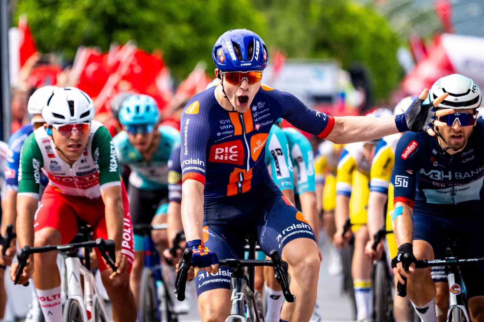 TUR’da Patara - Kemer etabını Casper Van Uden kazandı
?v=1