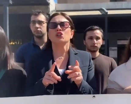 İzmir’de 7 yaşındaki çocuğu istismar eden sabıkalı sanığa önce ceza sonra tahliye
?v=1