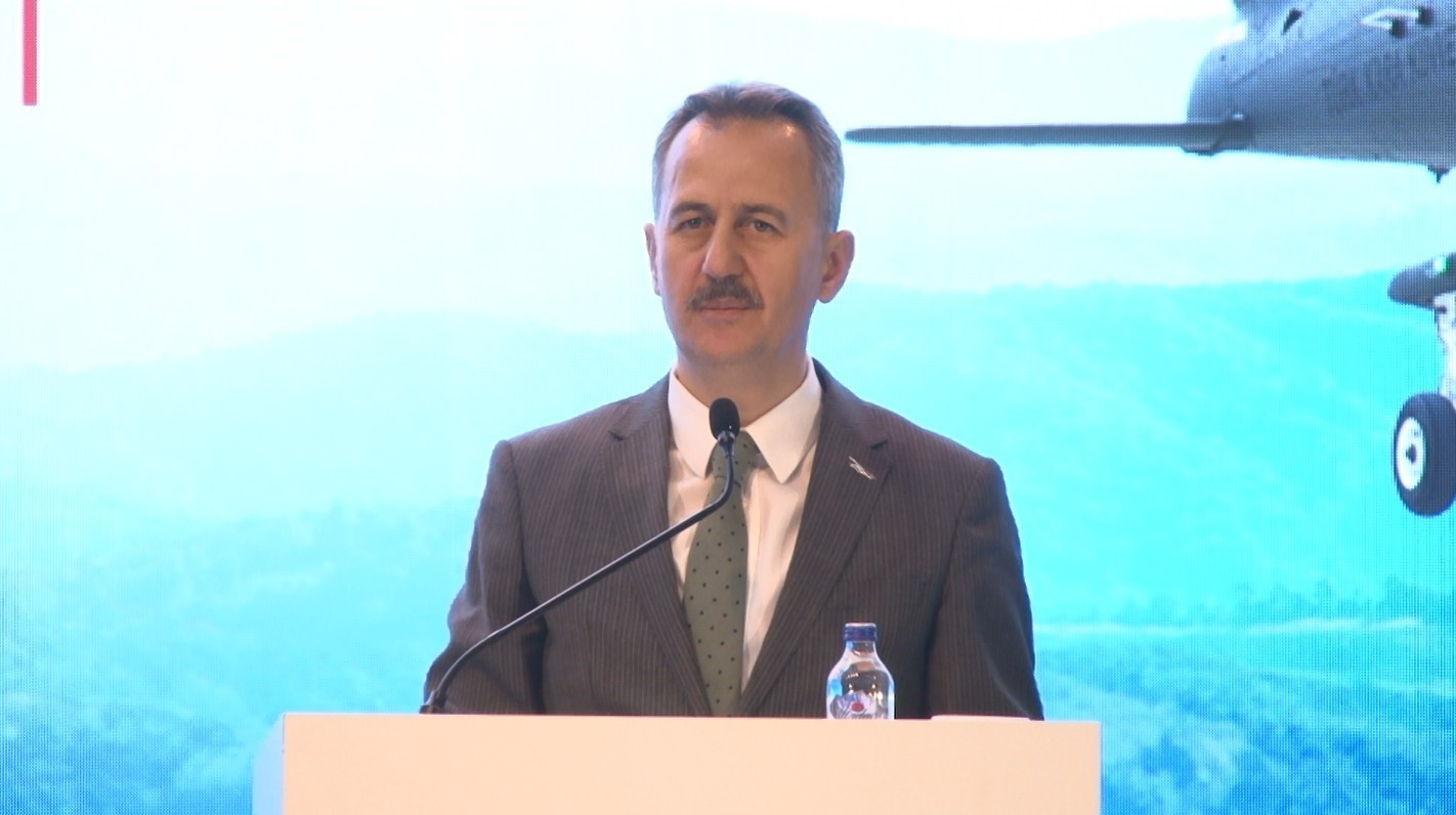 Savunma Sanayii Başkanı Görgün:  GÖKBEY programı dahilinde toplamda 83 helikopteri kurumlarımızın hizmetine sunacağız 
?v=1