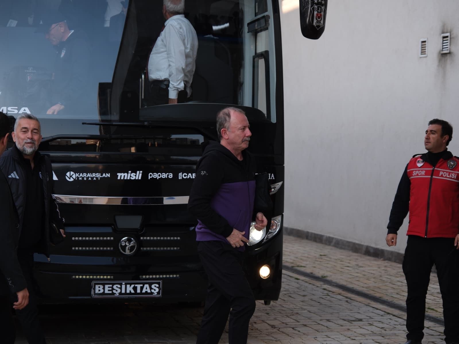 Beşiktaş kafilesi Gaziantep’te
?v=1