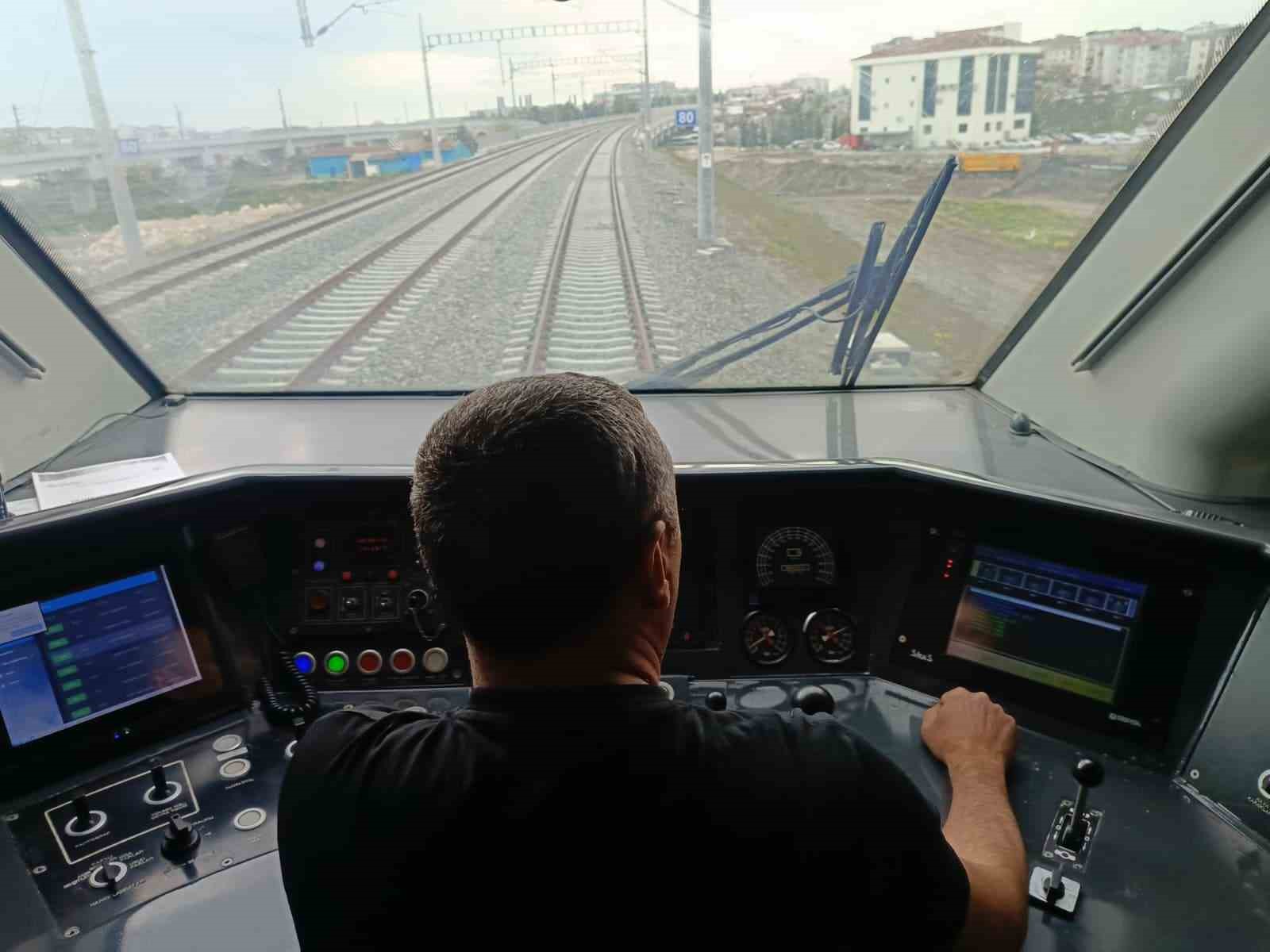 Edirne İstanbul’a komşu oluyor, Vali Sezer test sürüşüne katıldı
?v=1