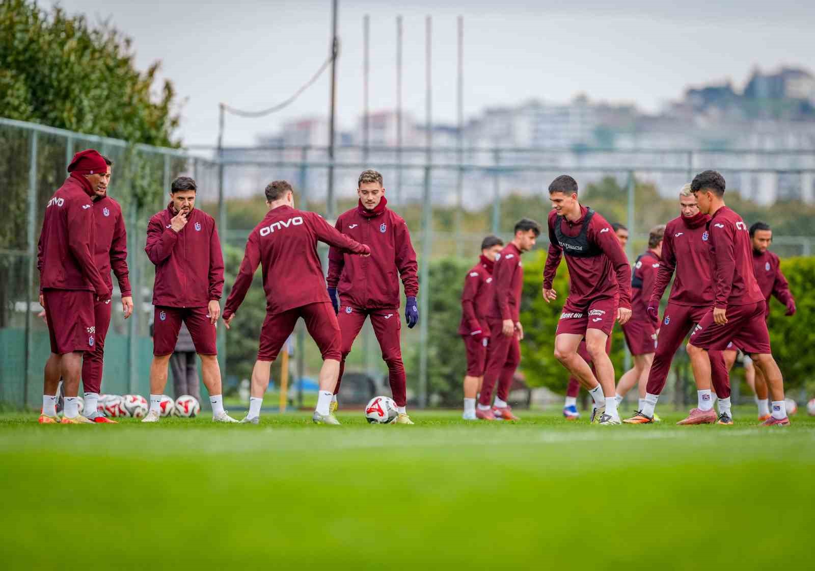 Trabzonspor, Göztepe maçı hazırlıklarını sürdürdü
?v=1