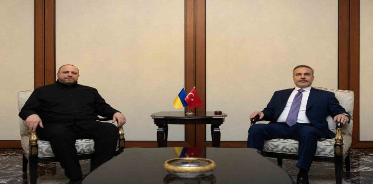 Bakan Fidan, Ukrayna Milli Güvenlik ve Savunma Konseyi Sekreteri Umerov ile görüştü?v=1