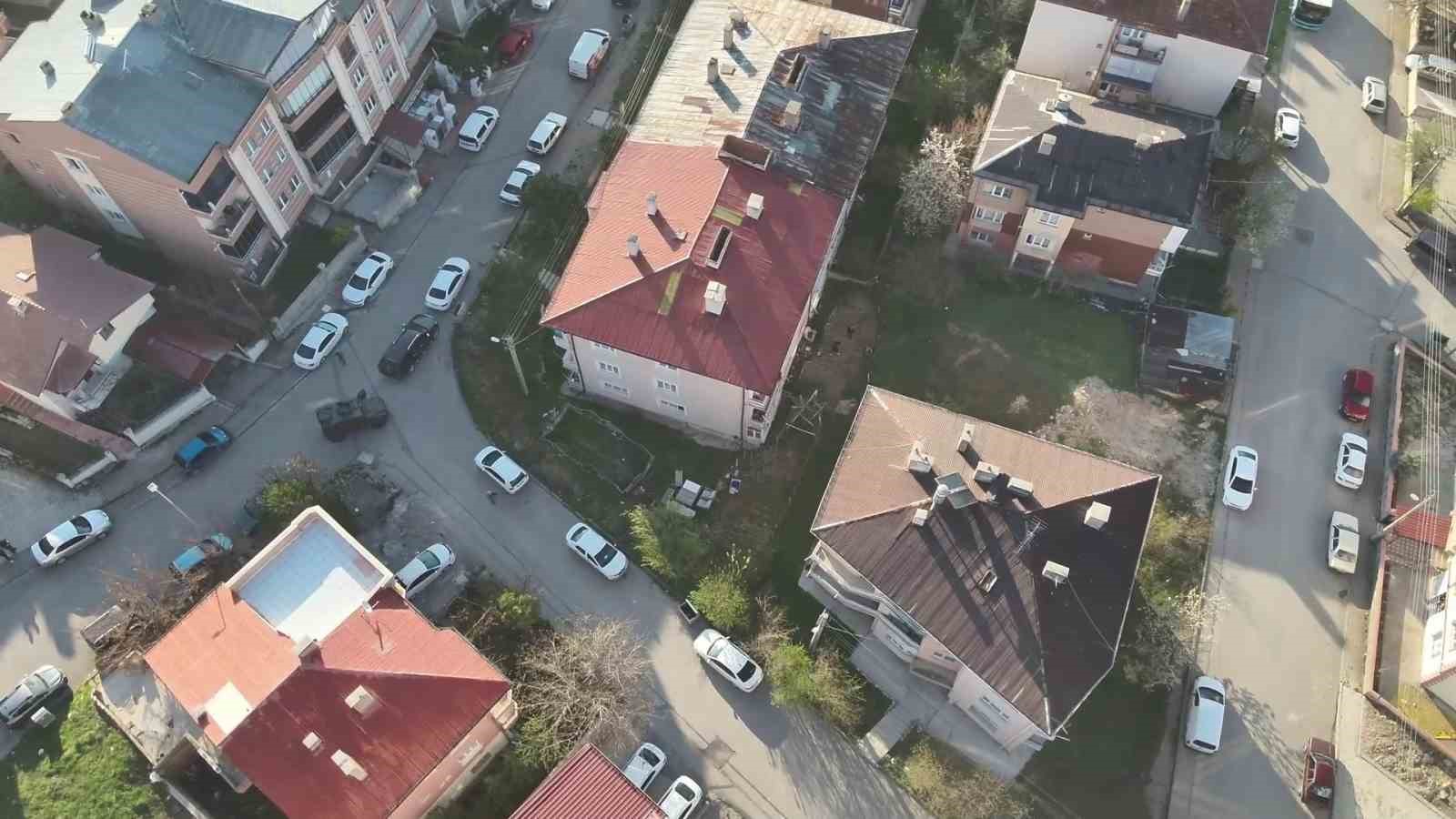 Siber suç makineleri 50’den fazla dosyadan aranıyordu, Sivas’ta yakalandılar
?v=1