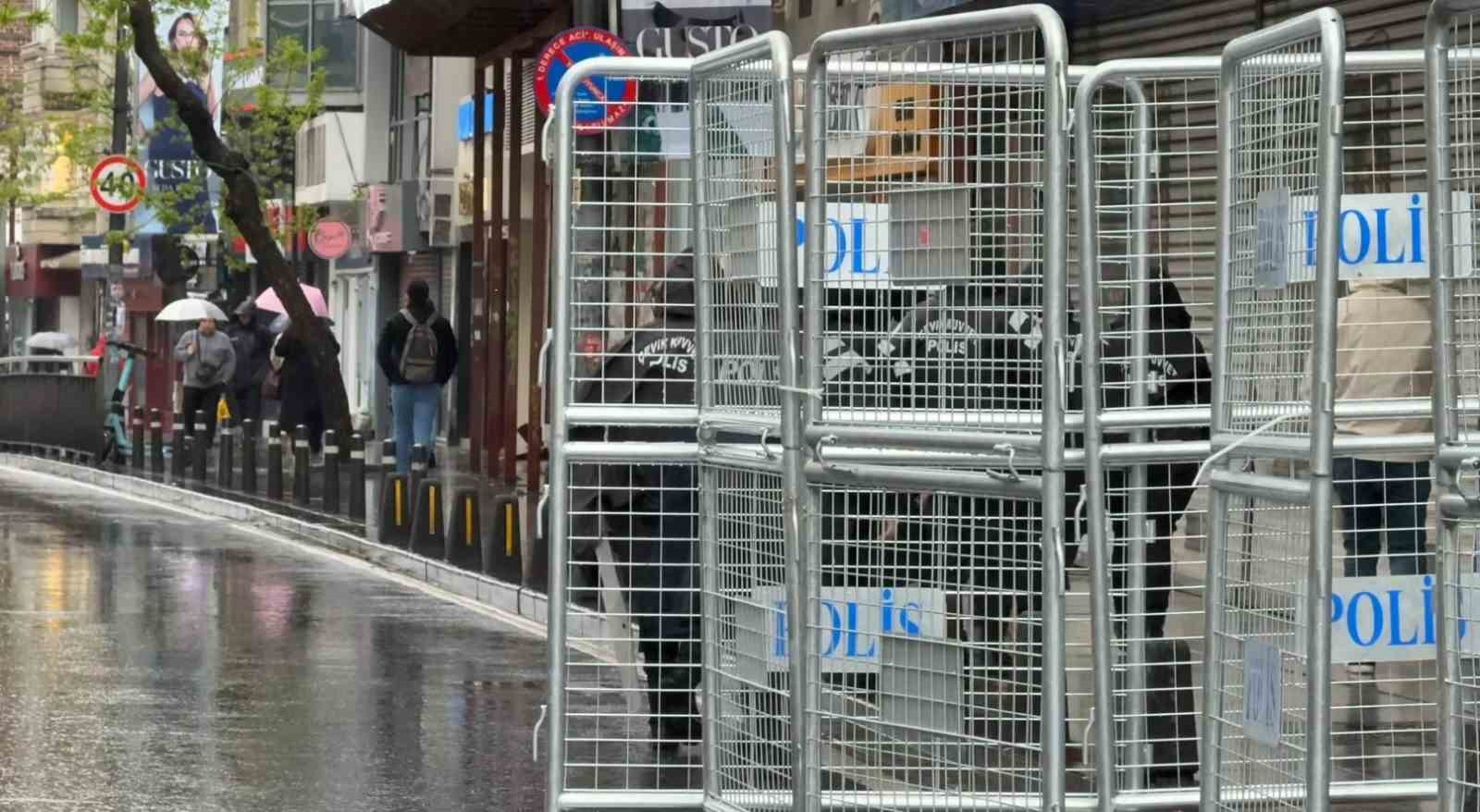 Şişli’de 1 Mayıs nedeniyle güvenlik önlemleri alındı
?v=1