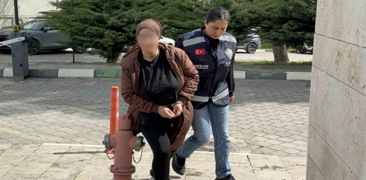 Yeğeninin altınlarını çalıp kendine otomobil alan teyze tutuklandı?v=1
