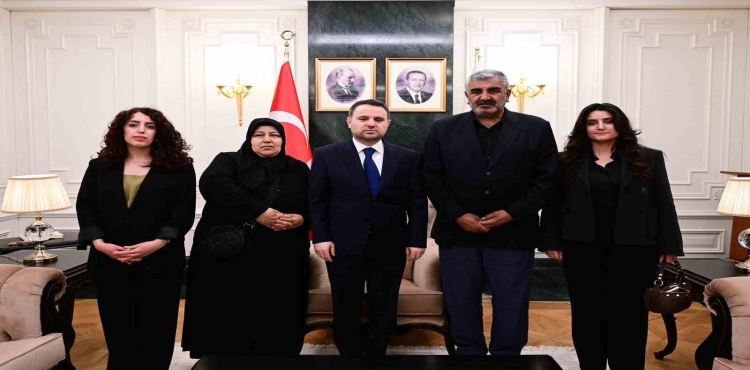 Adalet Bakanı Gürlek Rojin, hayalleri yarım kalmış bir genç kızımız, biz devlet olarak bu işin sonuna kadar üzerine gideceğiz?v=1