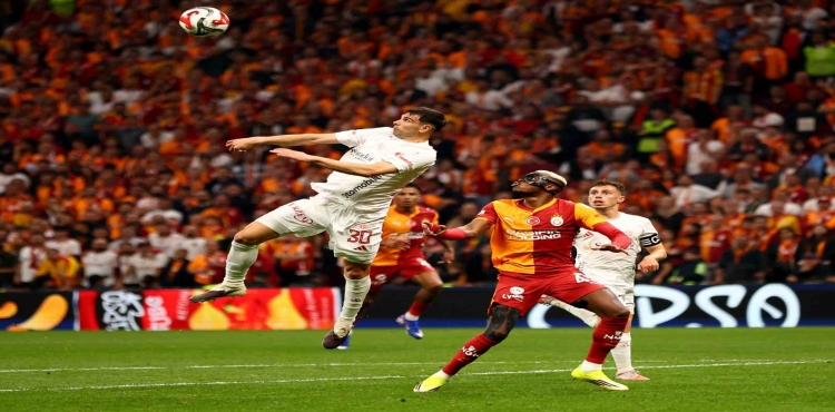 Trendyol Süper Lig: Galatasaray: 0 - Antalyaspor: 1 (İlk yarı)?v=1