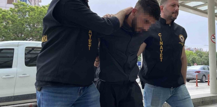 Konya'da Annesinin Sevgilisini Öldüren Zanlı Tutuklandı?v=1