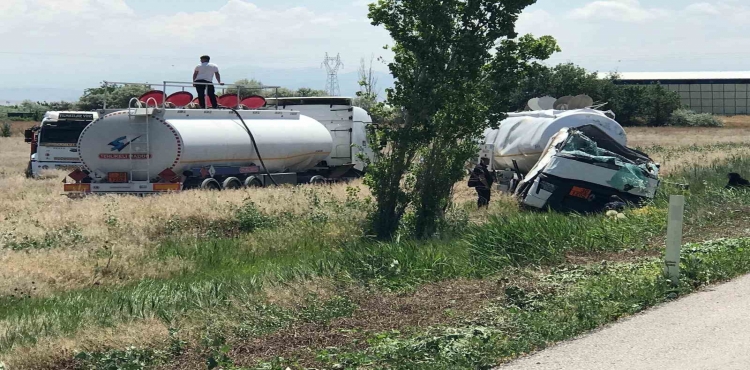 Ereğli’de Tanker Şarampole Devrildi 1 Yaralı?v=1