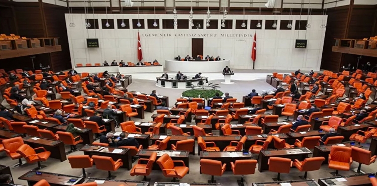 Meclis'ten Geçti Polis Atamaları, Taksi Vergisi ve İnternet Haber Düzenlemesi?v=1