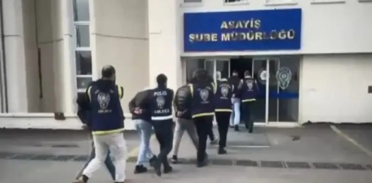Ankara’da Turkuaz Operasyonları Sürüyor 46 Şüpheli Yakalandı?v=1