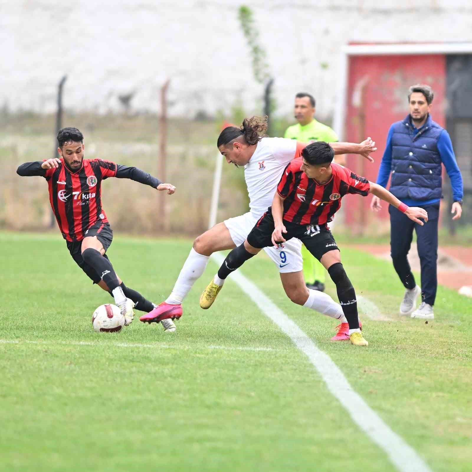 TFF 3. Lig: Turgutluspor: 2 - Eynesil Belediyespor: 0
