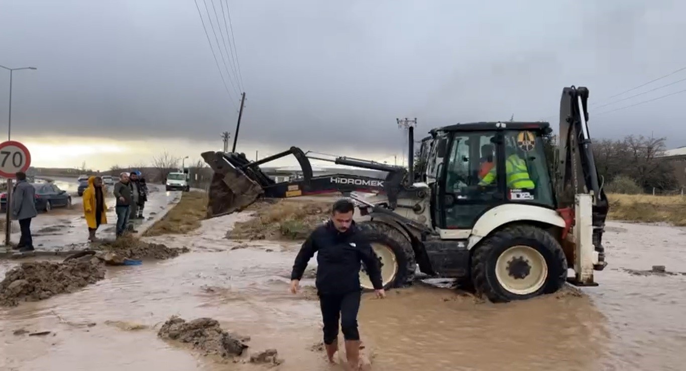 Kırıkkale’de sel ve fırtınada 40 vakaya müdahale edildi
