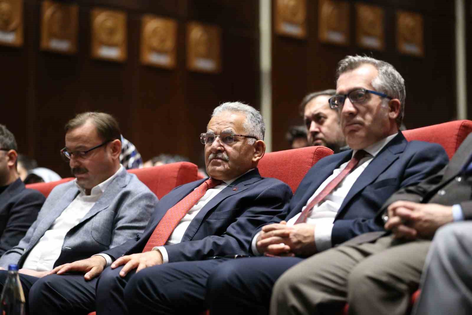 Başkan Büyükkılıç, İslam Tarihçisi Köksal’ın konu edildiği panele katıldı
