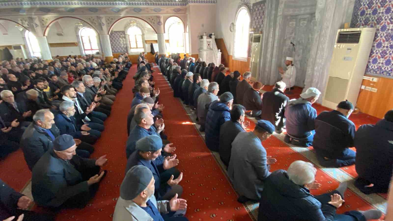 Kulu’da camilerde Filistin için dua edildi

