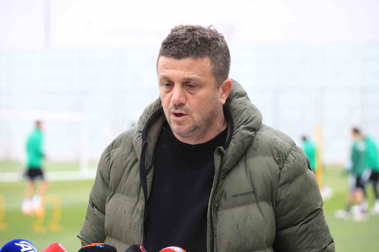 Konyaspor Teknik Direktörü Hakan Keleş: “Biz elimizden geleni yapmaya çalışıyoruz”
?v=1