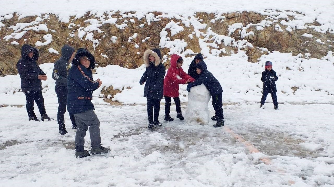 Bayburt’ta kar nedeniyle okullar 1 gün tatil edildi
