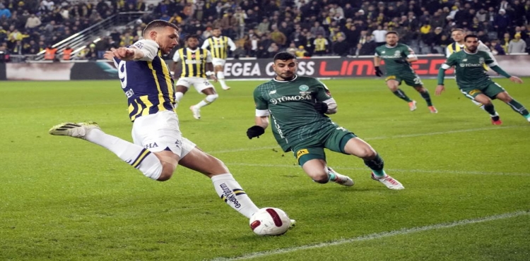 Trendyol Süper Lig: Fenerbahçe: 1 - Konyaspor: 0 (Maç devam ediyor)