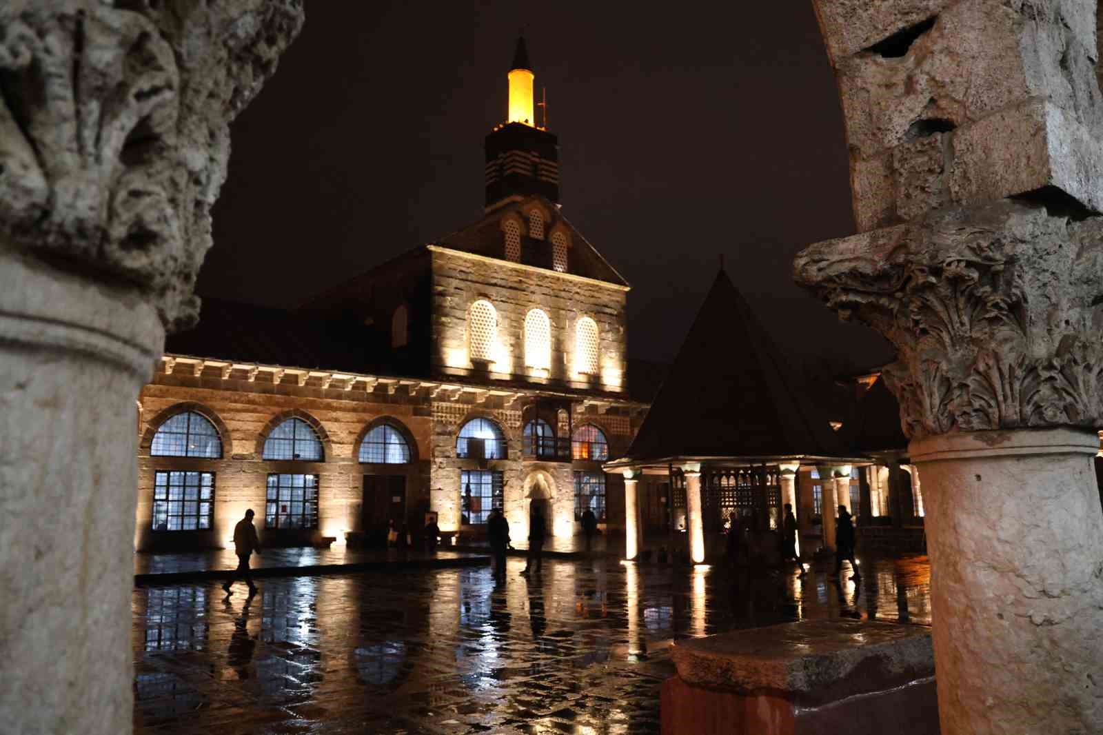 Diyarbakır’da Regaip Kandili dualarla idrak edildi

