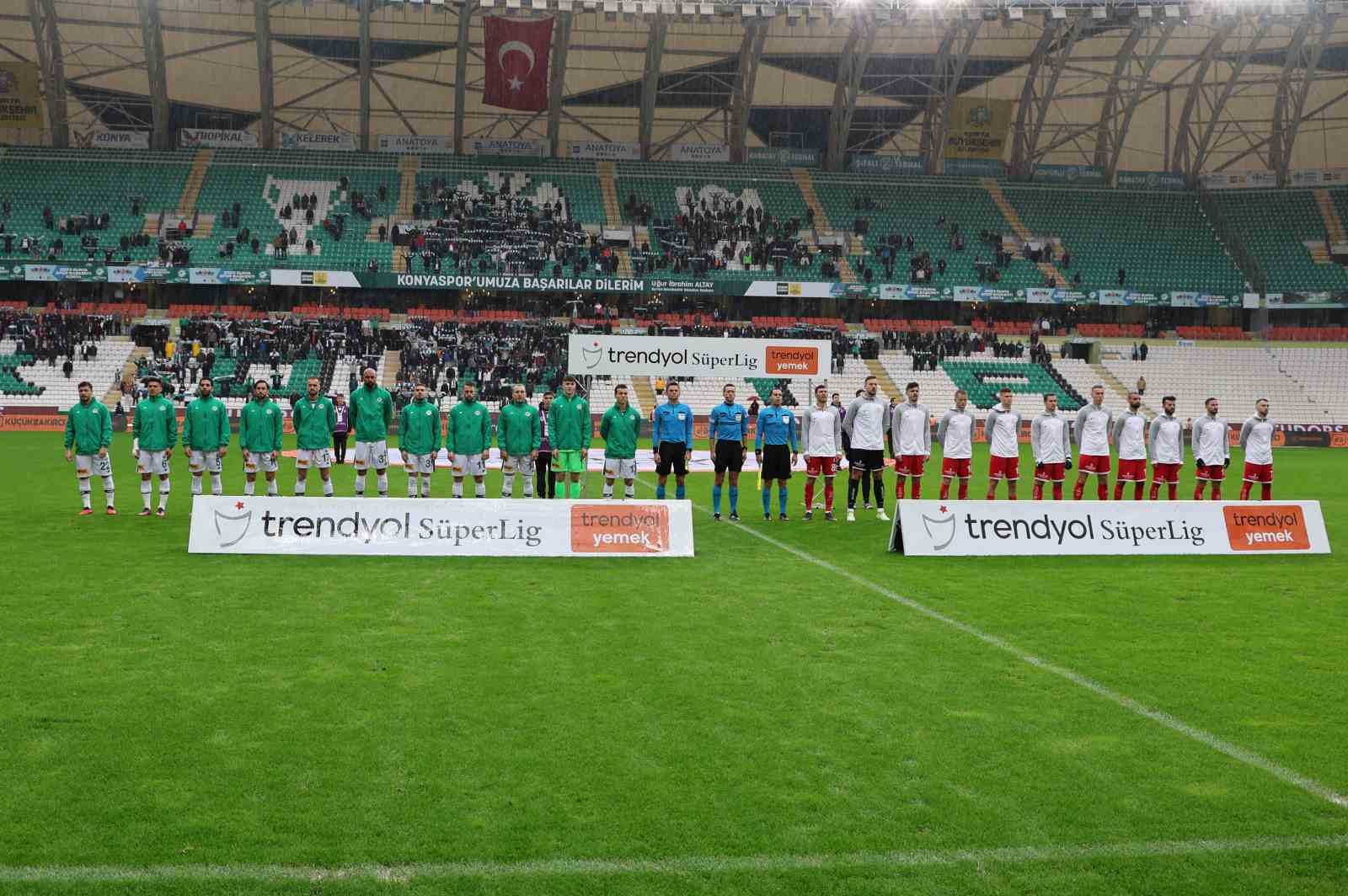 Trendyol Süper Lig: Konyaspor: 1 - Antalyaspor: 0 (İlk yarı)
