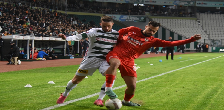 Trendyol Süper Lig: Konyaspor: 0 - Hatayspor: 0 (İlk yarı)