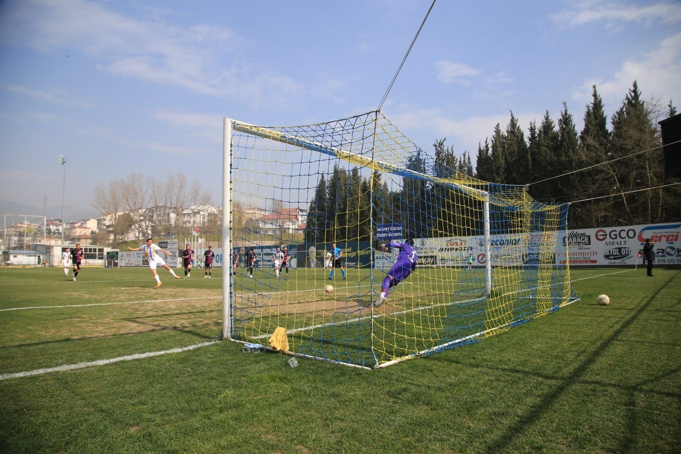 TFF 2. Lig: Belediye Derincespor: 3 - Isparta 32 Spor: 0
