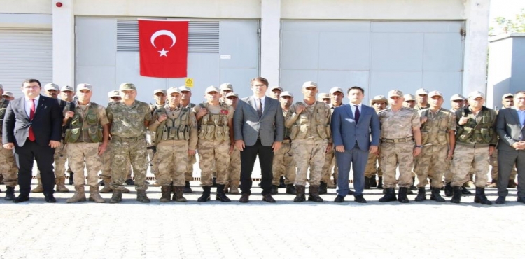 Sınır ötesine gidecek güvenlik korucuları için uğurlama töreni