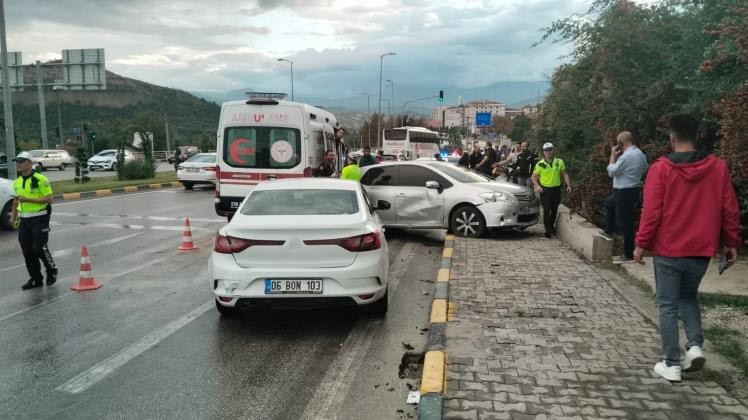 Karabük’te 6 araçlı zincirleme trafik kazası: 4 yaralı
