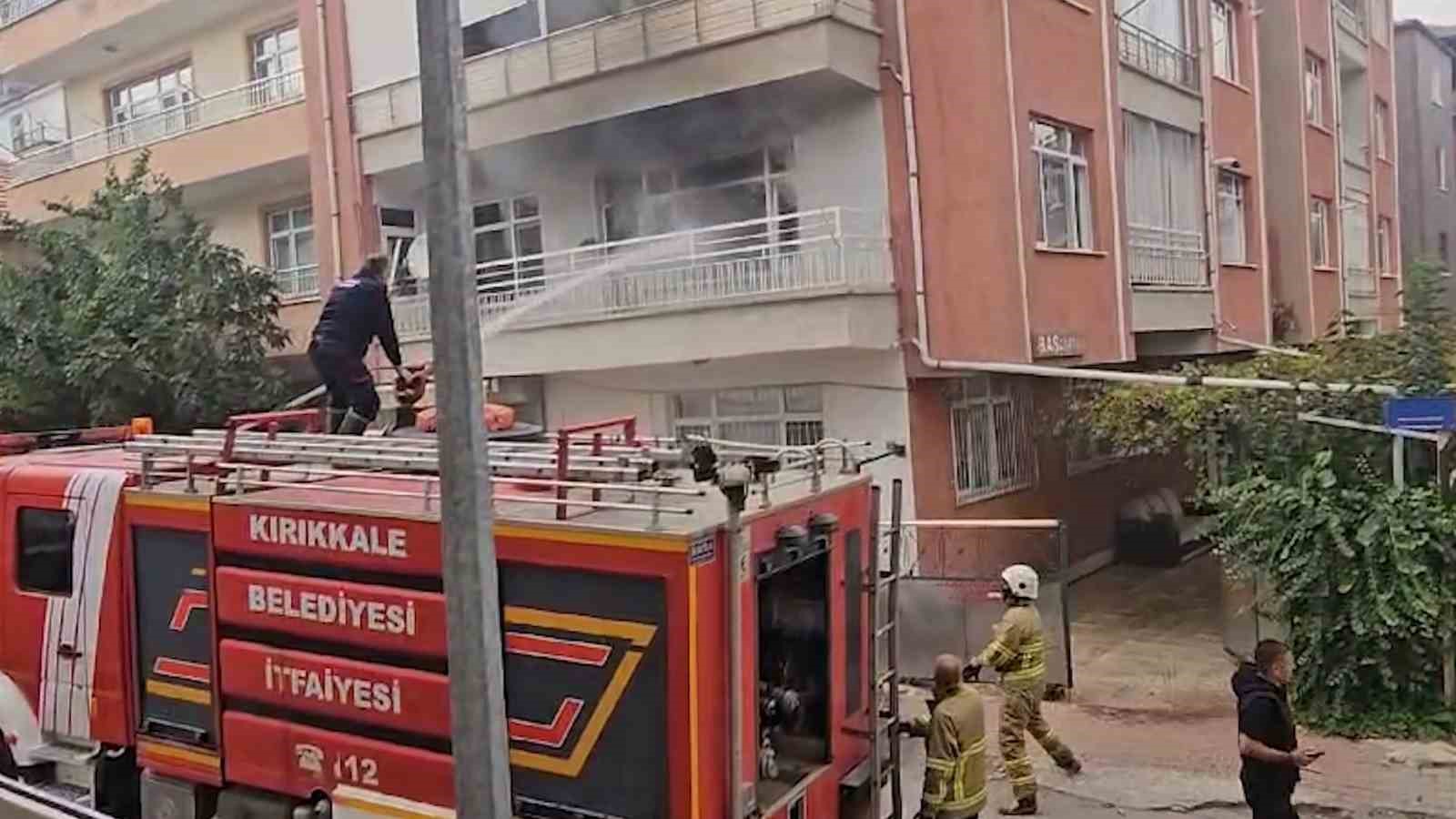 Küçük çocuk faciaya yol açtı, çakmakla oynarken evi yaktı
