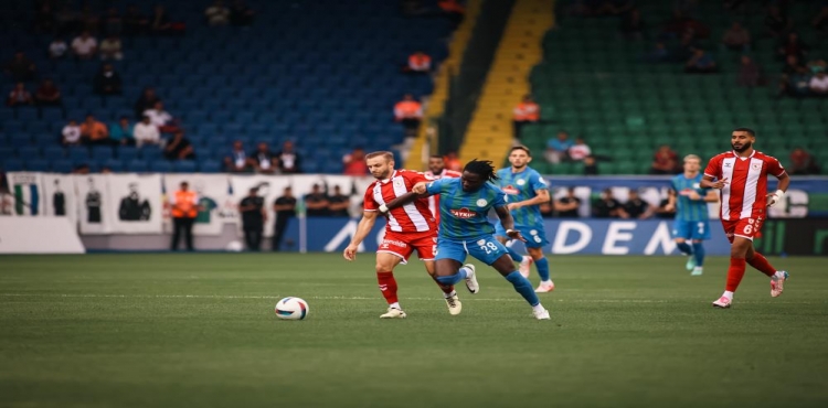 Trendyol Süper Lig: Çaykur Rizespor: 0 - Samsunspor:0 (İlk yarı)