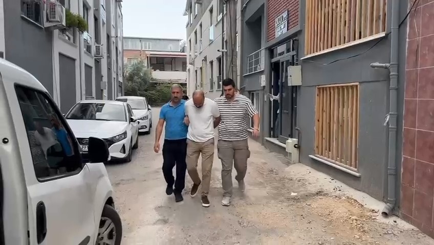 Kesinleşmiş cezası olan firarinin kaçak yıllarında 2 çocuğu olmuş
