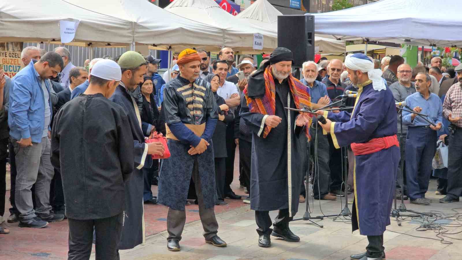 Demirci çırağı şed kuşatma töreni ile ustalığa adım attı
