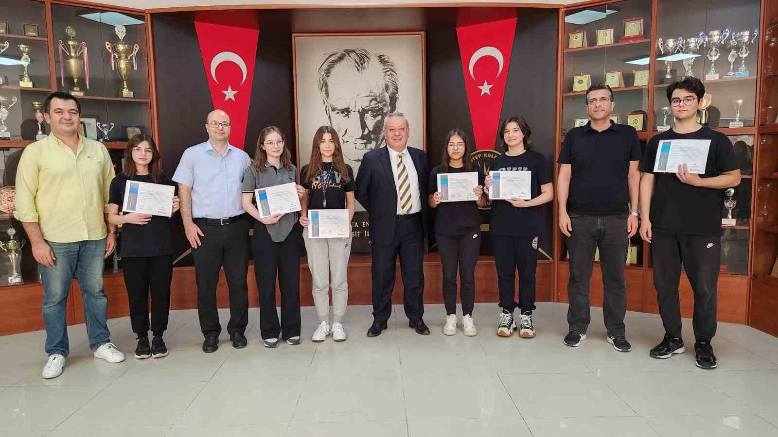 Matematik dünyasına Gaziantep Kolej Vakfı damgası
