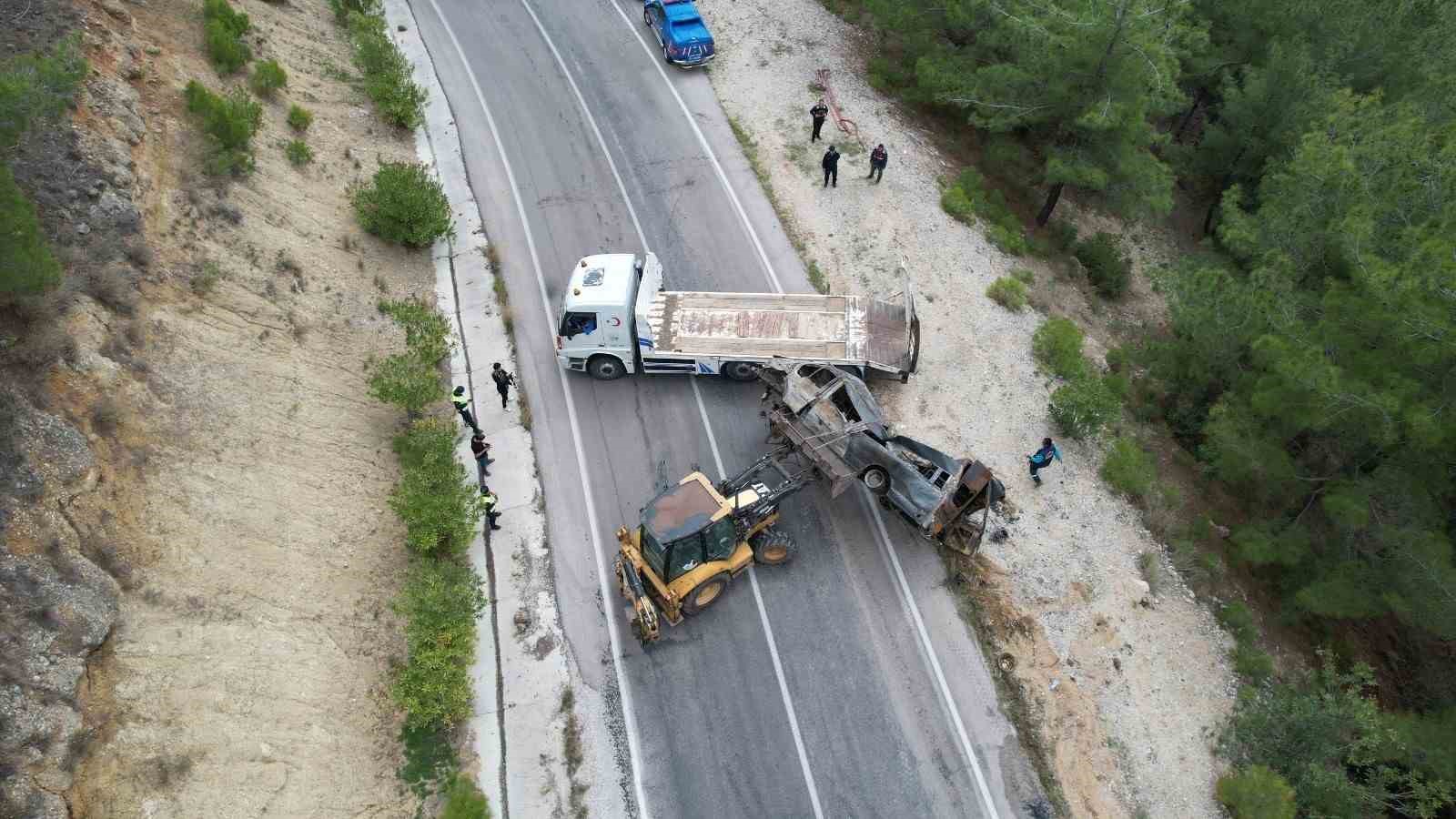 4 kişinin yanarak öldüğü kazanın sürücüsü:  Navigasyon kurbanı olduk 
