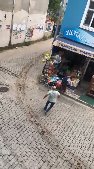 Artvin’in Kemalpaşa ilçesinde tek katlı bina yaşlı adamın üzerine çöktü
