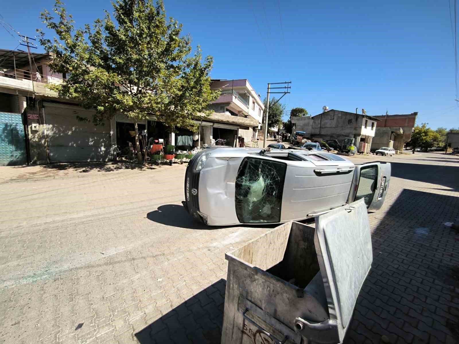 Hafif ticari araç takla attı: 1 yaralı
