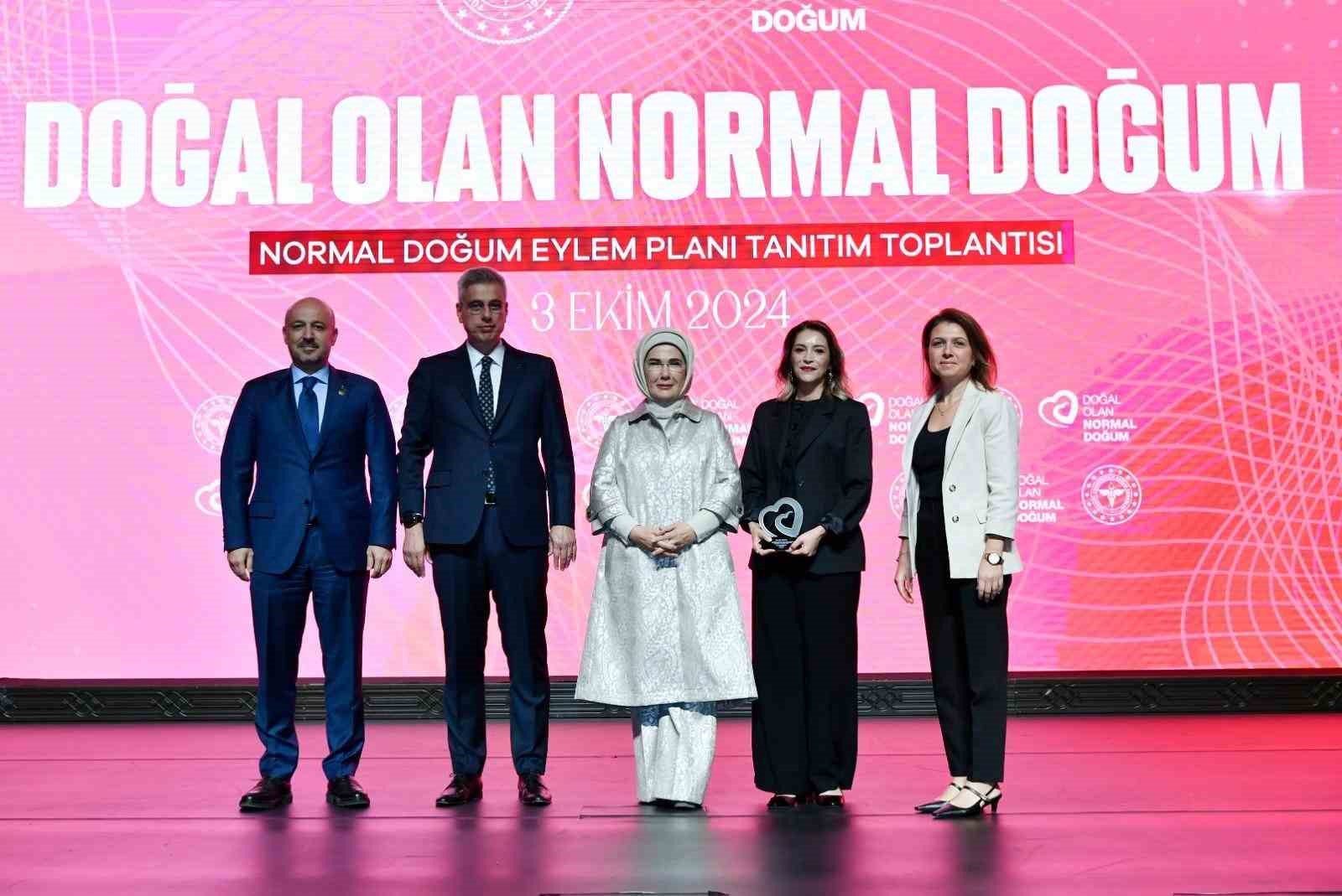 Emine Erdoğan’dan anne adaylarına  normal doğum  çağrısı
